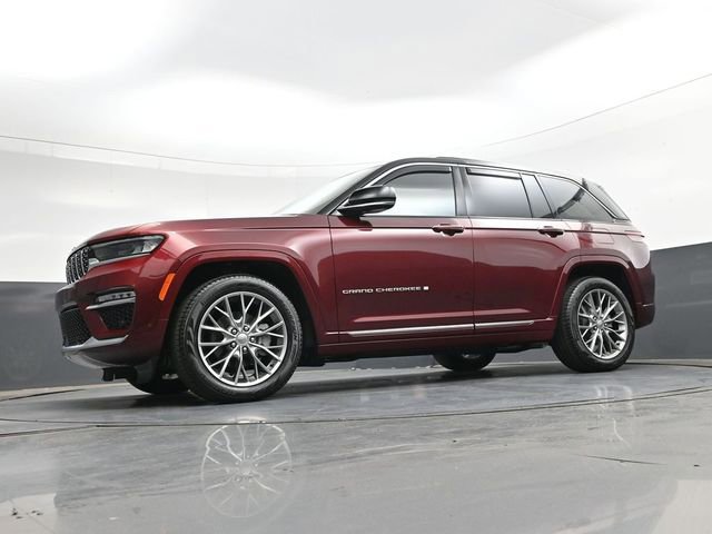 Used 2024 Jeep Grand Cherokee Summit AWD/4WD image 37
