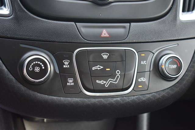 Certified 2018 Chevrolet Malibu LT FWD image 31