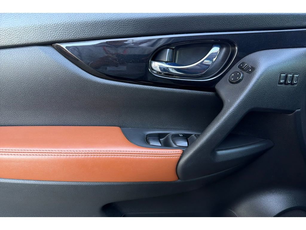 Used 2018 Nissan Rogue SL w/ Premium Package FWD image 11