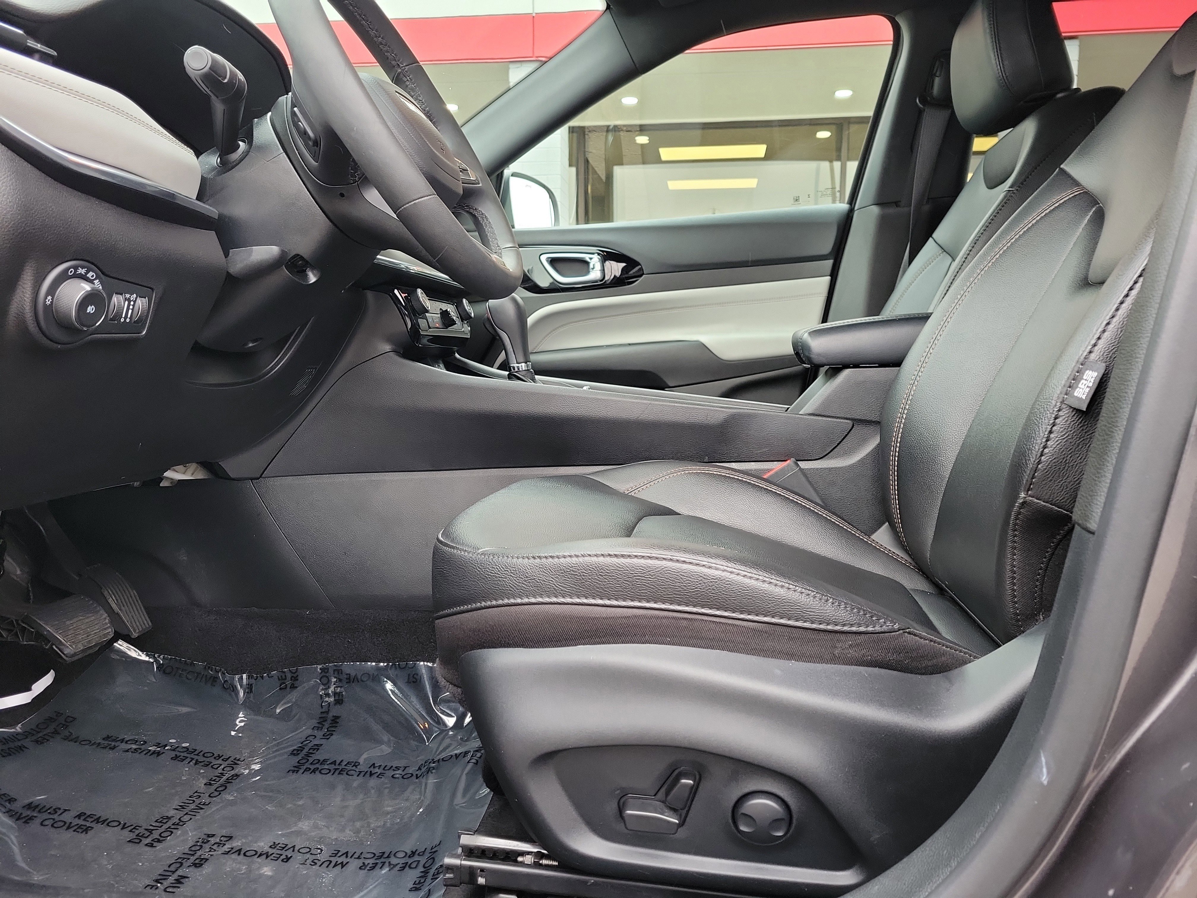 Used 2024 Jeep Compass Limited image 16