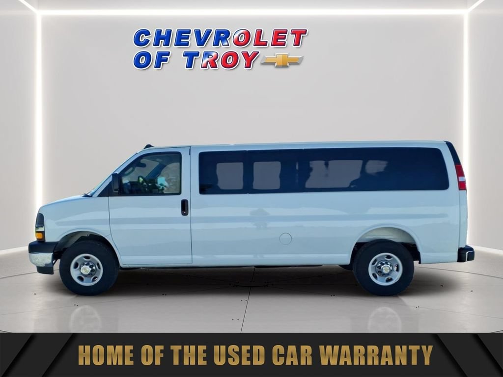 Used 2025 Chevrolet Express 3500 LT w/ LT Preferred Equipment Group RWD image 5