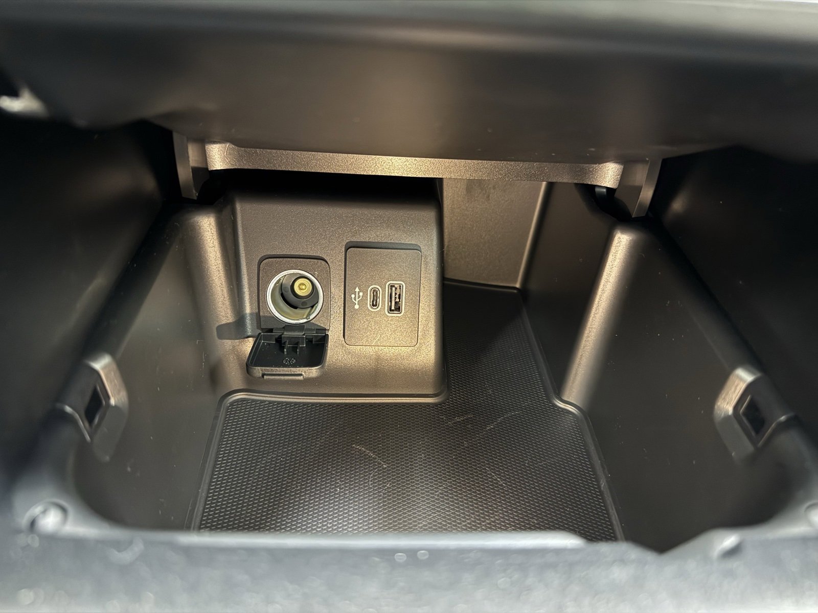 Used 2025 Ford Explorer Active w/ Active Comfort Package image 17