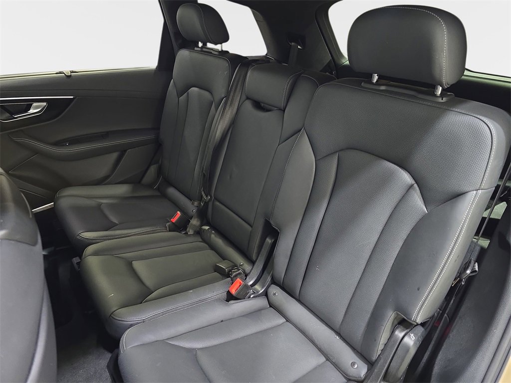 Used 2025 Audi Q7 3.0T Prestige w/ Prestige Package image 17