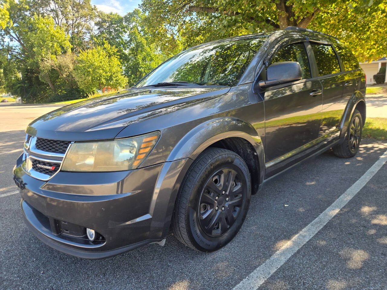 Used 2018 Dodge Journey SE w/ Connectivity Group FWD image 2