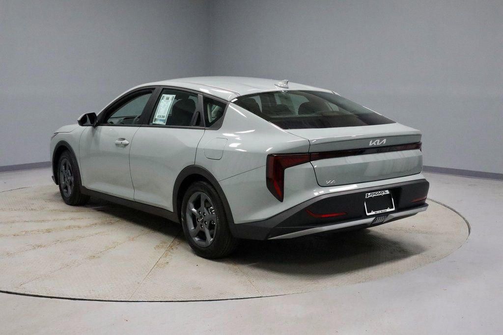 Used 2025 Kia K4 LXS image 9