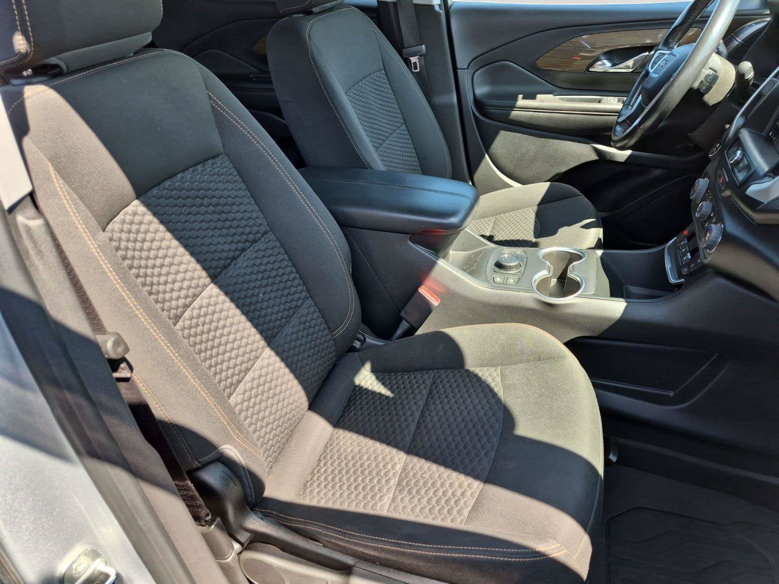 Used 2020 GMC Terrain SLE w/ Driver Convenience Package AWD/4WD image 18