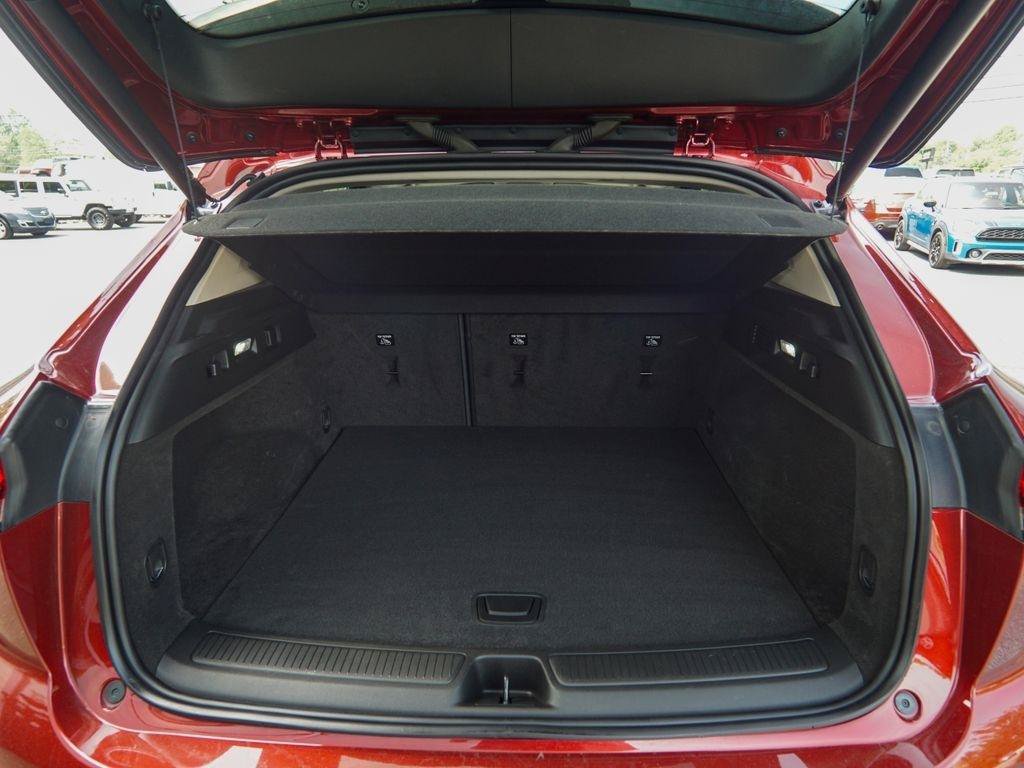 Used 2022 Buick Envision Essence w/ Technology Package II FWD image 10