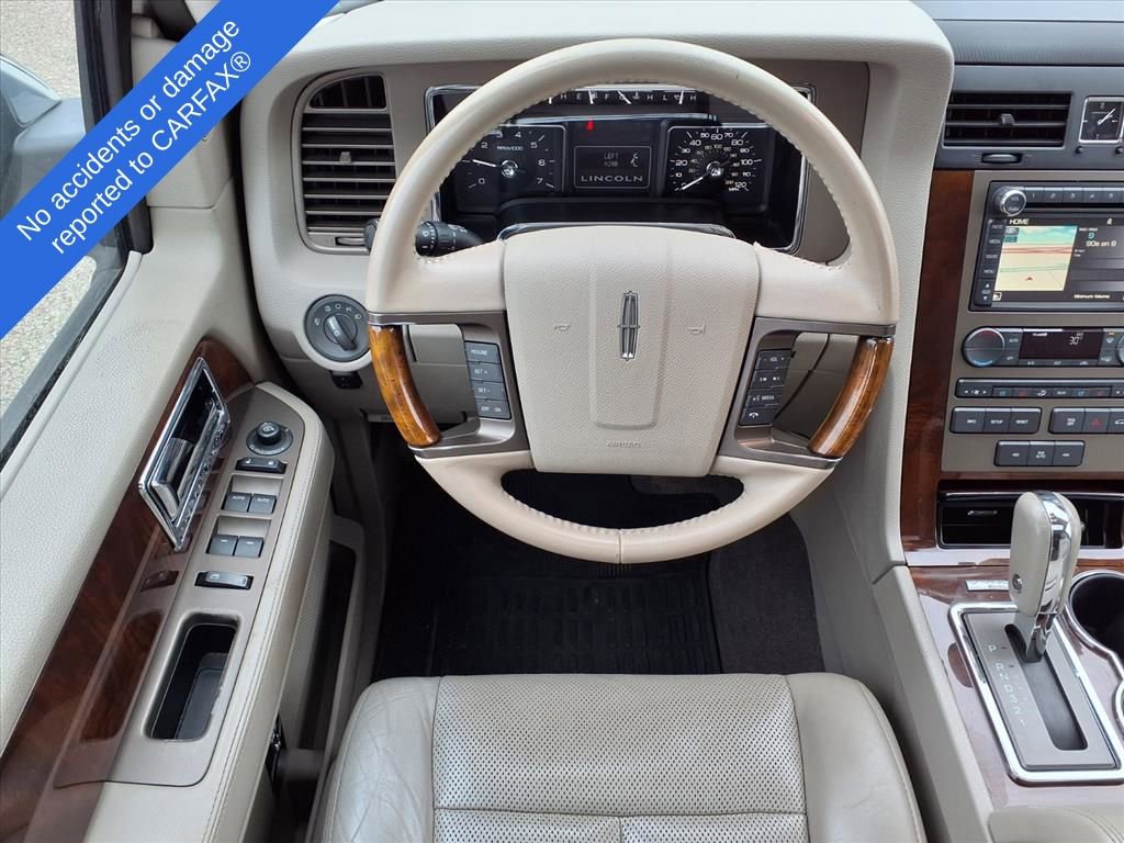 Used 2014 Lincoln Navigator Base image 14