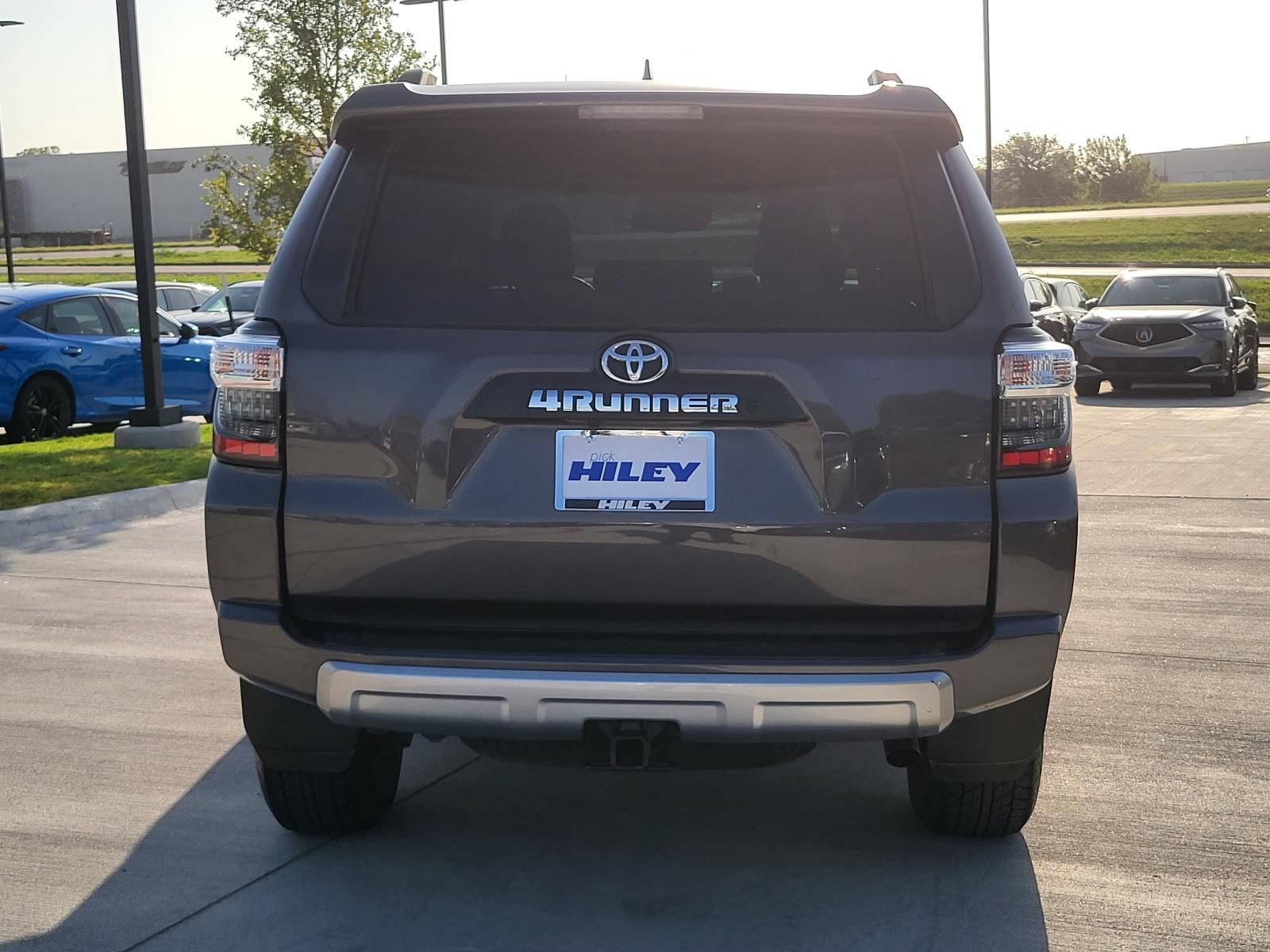 Used 2023 Toyota 4Runner TRD Off-Road Premium w/ Off Road Premium Plus Package AWD/4WD image 4