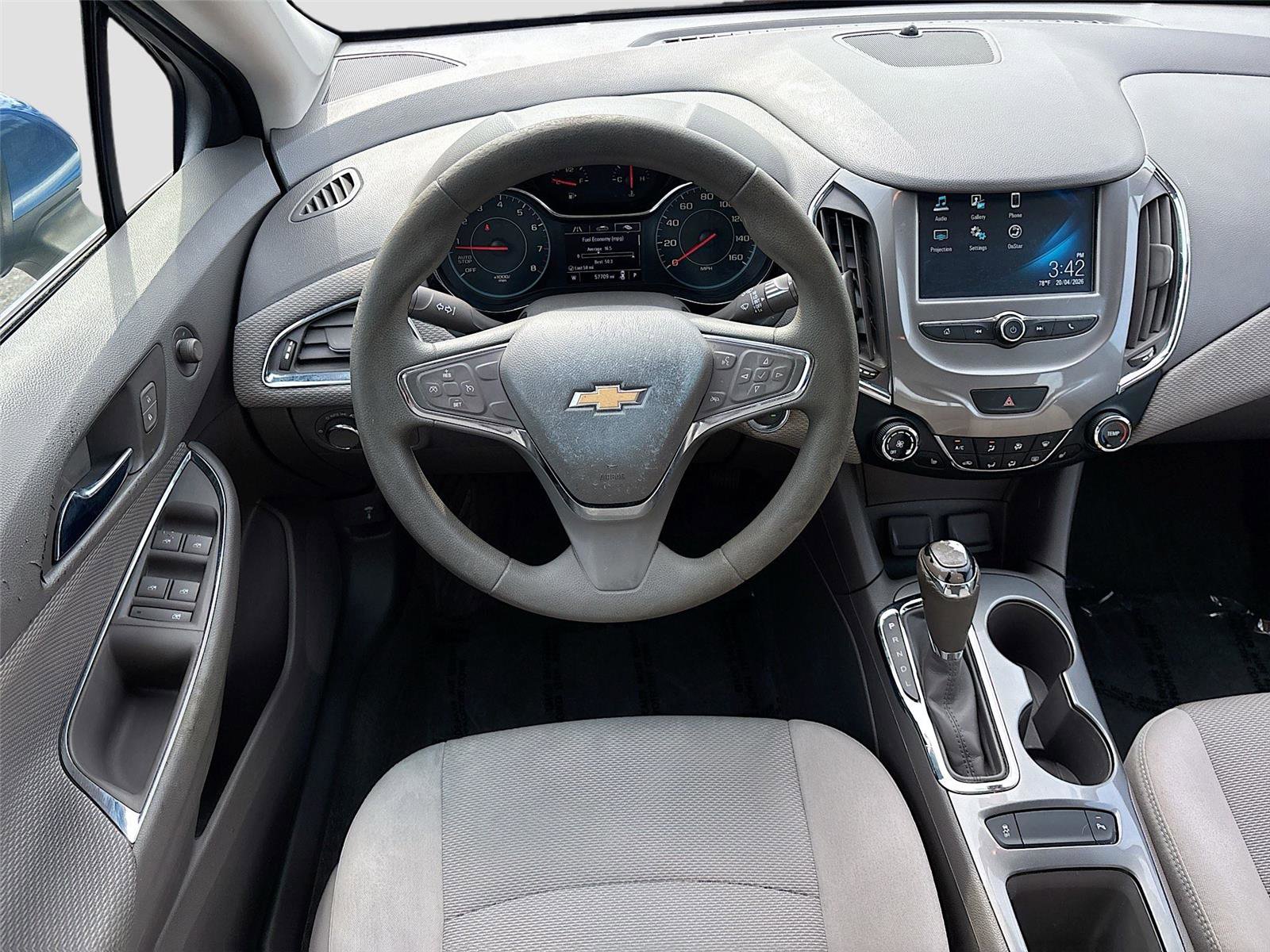 Used 2018 Chevrolet Cruze LT w/ Convenience Package image 21