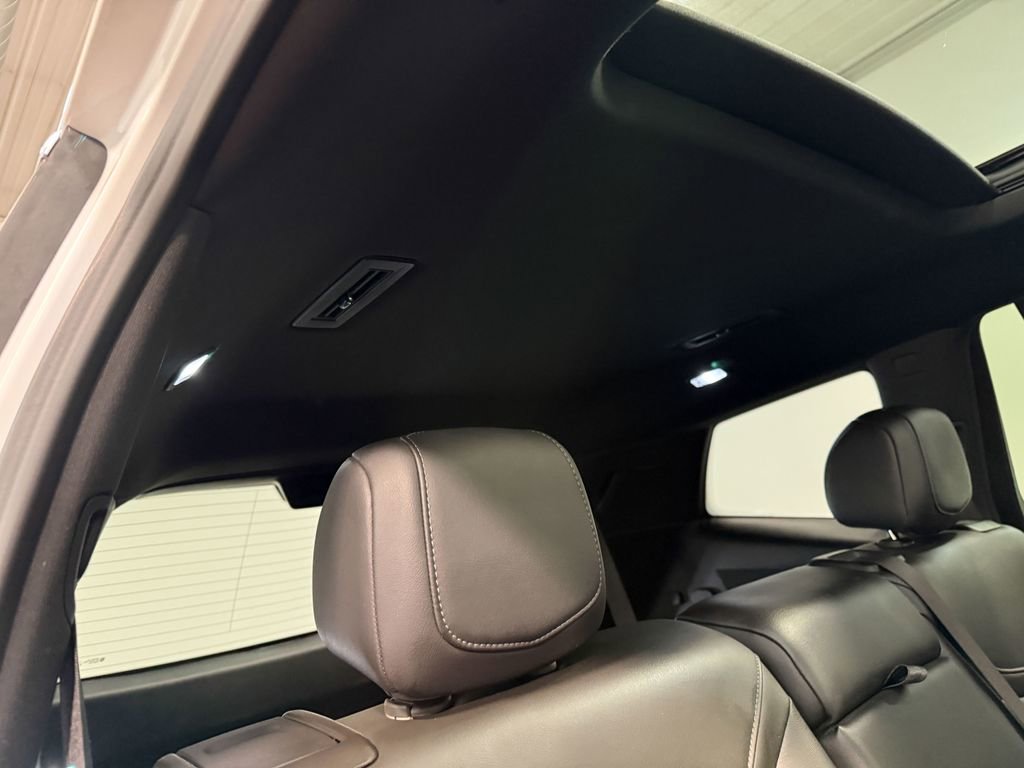 Used 2023 Cadillac XT6 Premium Luxury image 15