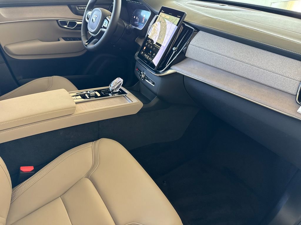 New 2026 Volvo XC90 T8 Plus w/ Protection Package Premier image 16