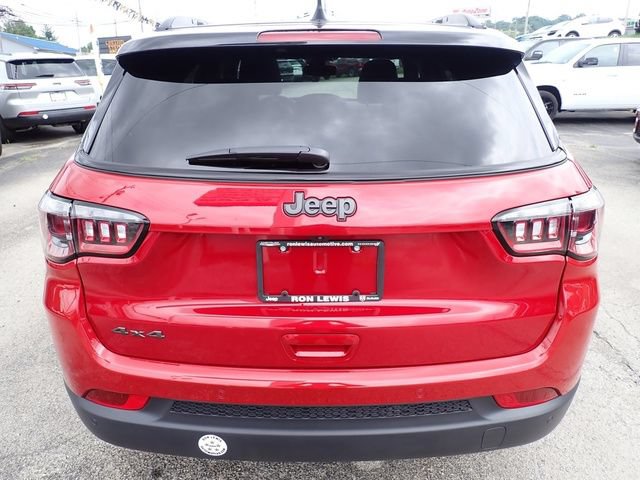 New 2026 Jeep Compass Limited w/ Sun, Sound & Navigation Group AWD/4WD image 4