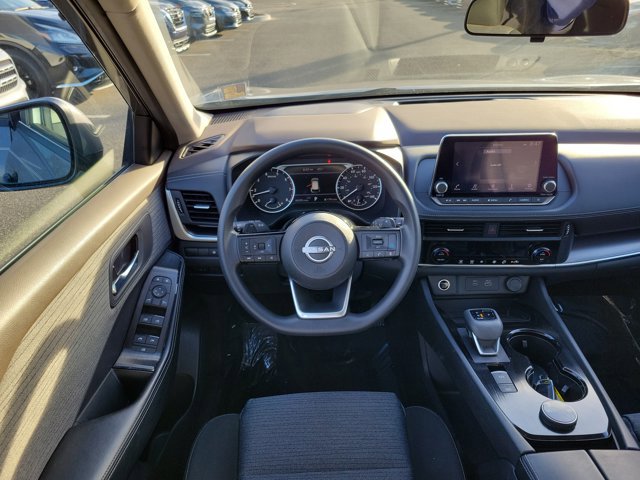 Used 2023 Nissan Rogue SV image 11