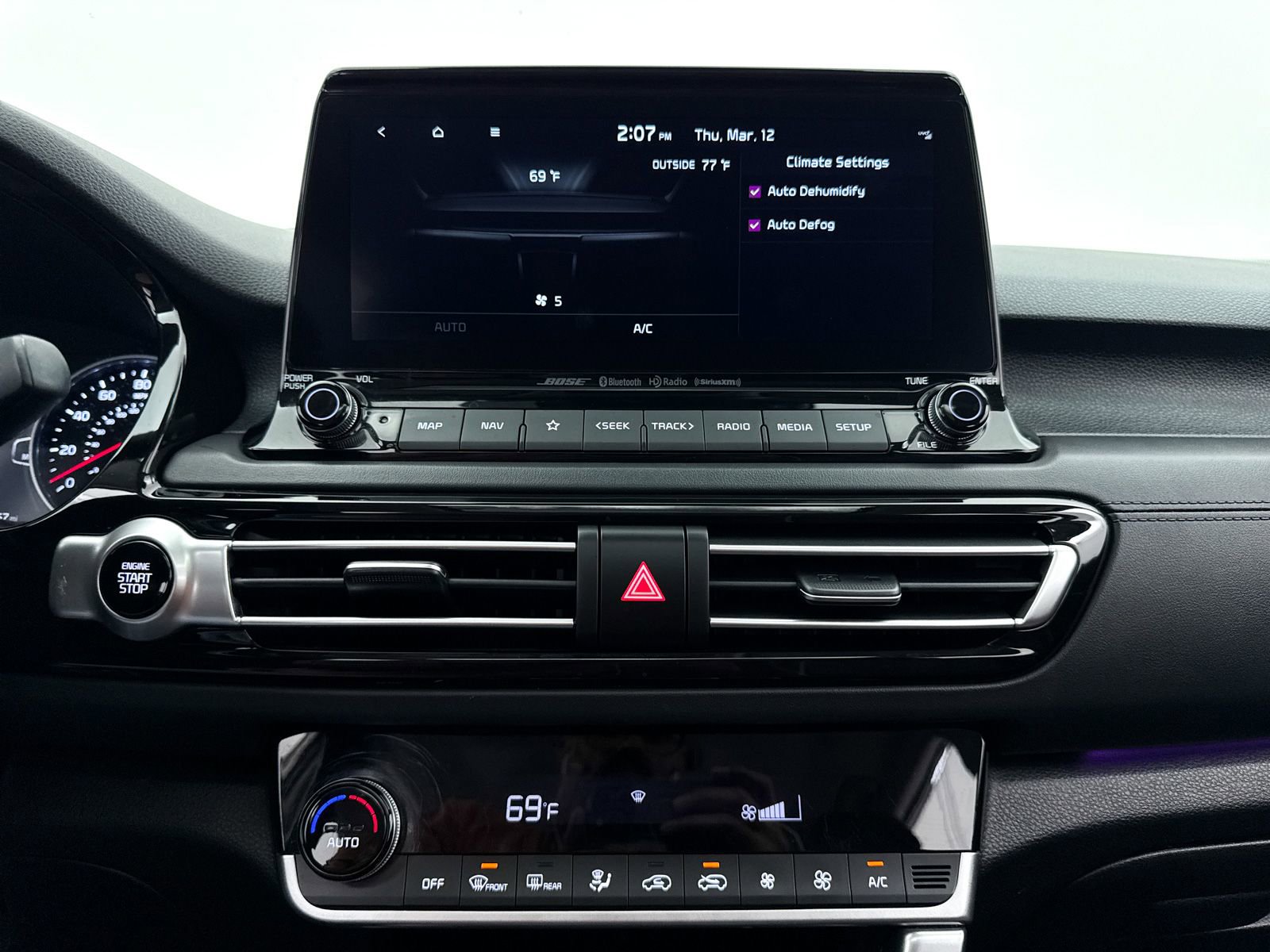 Certified 2022 Kia Seltos SX w/ Sunroof Package image 26