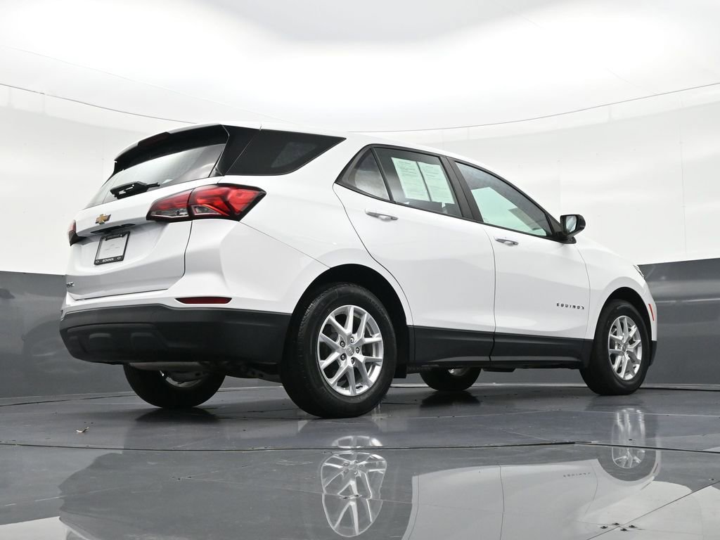 Used 2022 Chevrolet Equinox LS image 31