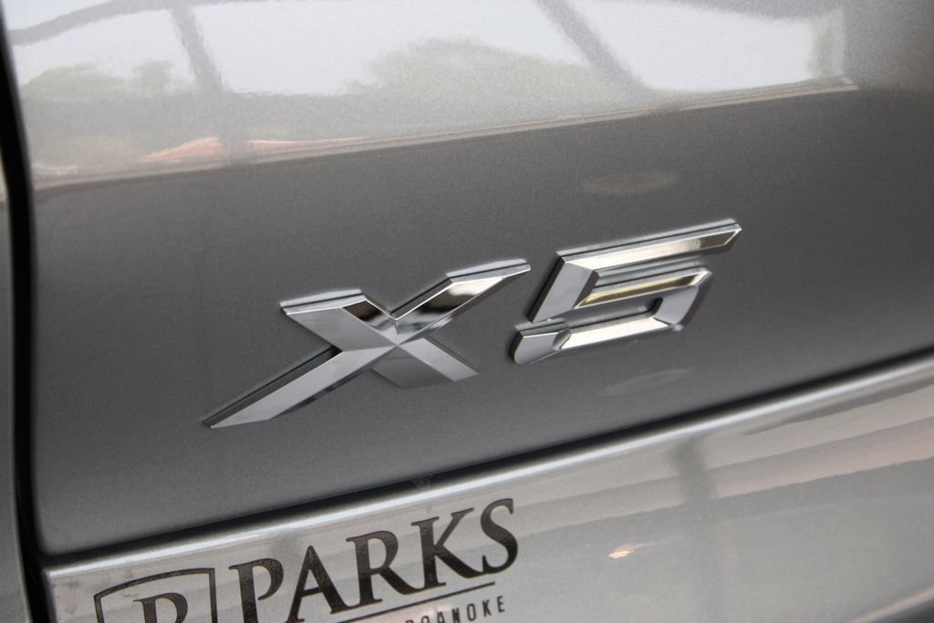 Used 2025 BMW X5 xDrive50e AWD/4WD image 36