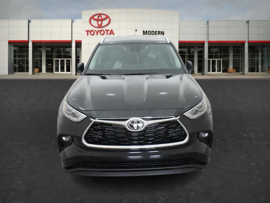 New 2026 Toyota Highlander Limited image 2