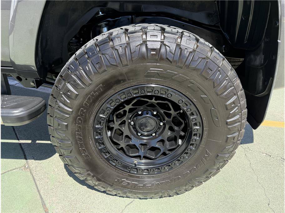Used 2021 Toyota 4Runner SR5 AWD/4WD image 10