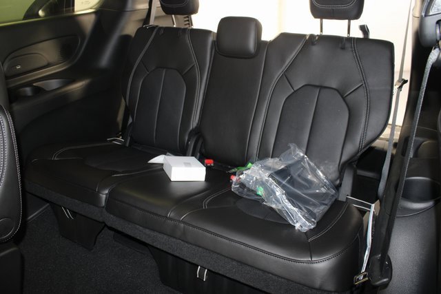 New 2026 Chrysler Pacifica Select image 18