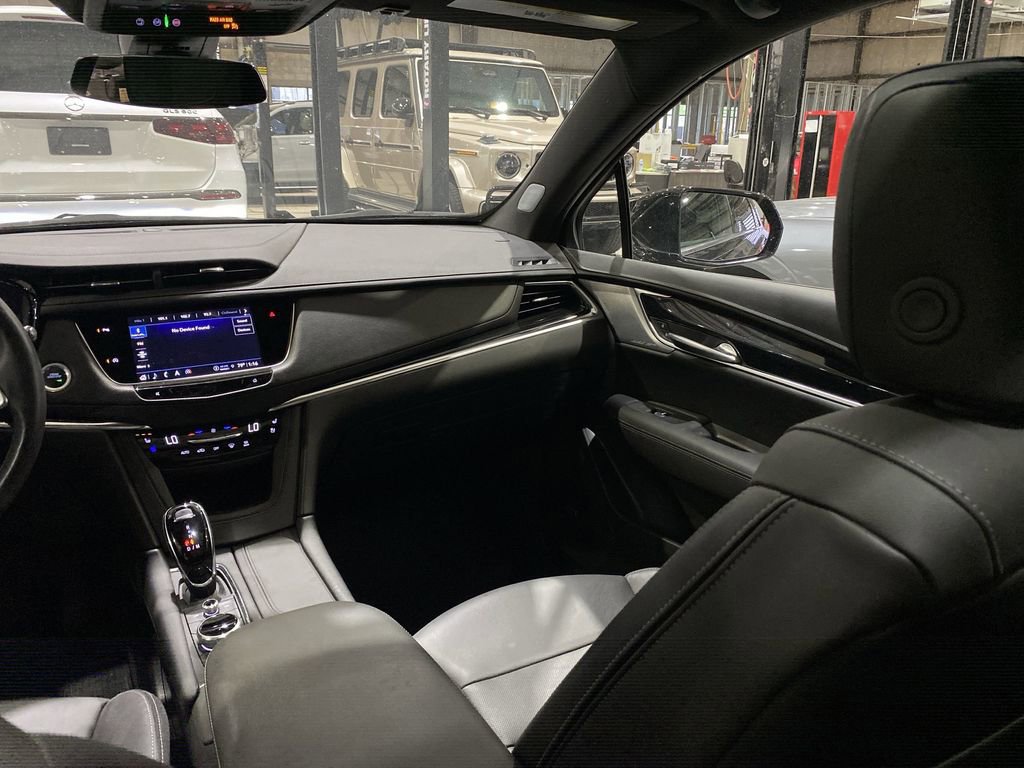 Used 2024 Cadillac XT5 Premium Luxury image 4