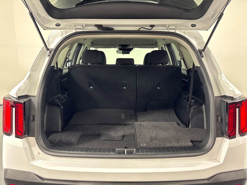 Used 2024 Kia Sorento LX image 31
