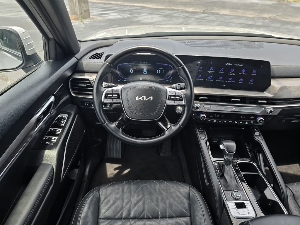 Used 2025 Kia Telluride AWD image 14