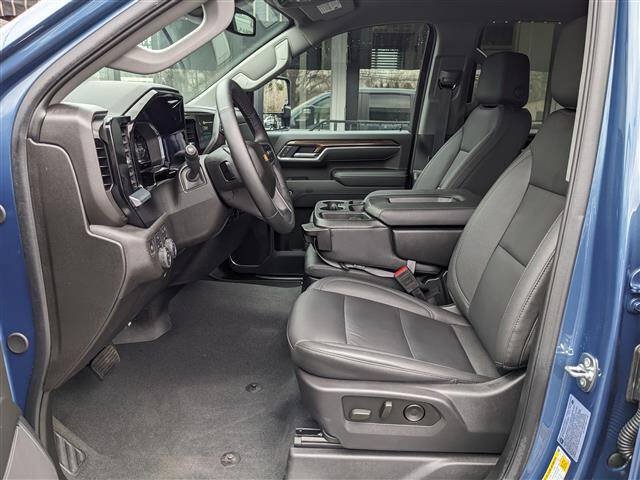 Used 2025 Chevrolet Silverado 2500 LT AWD/4WD image 9