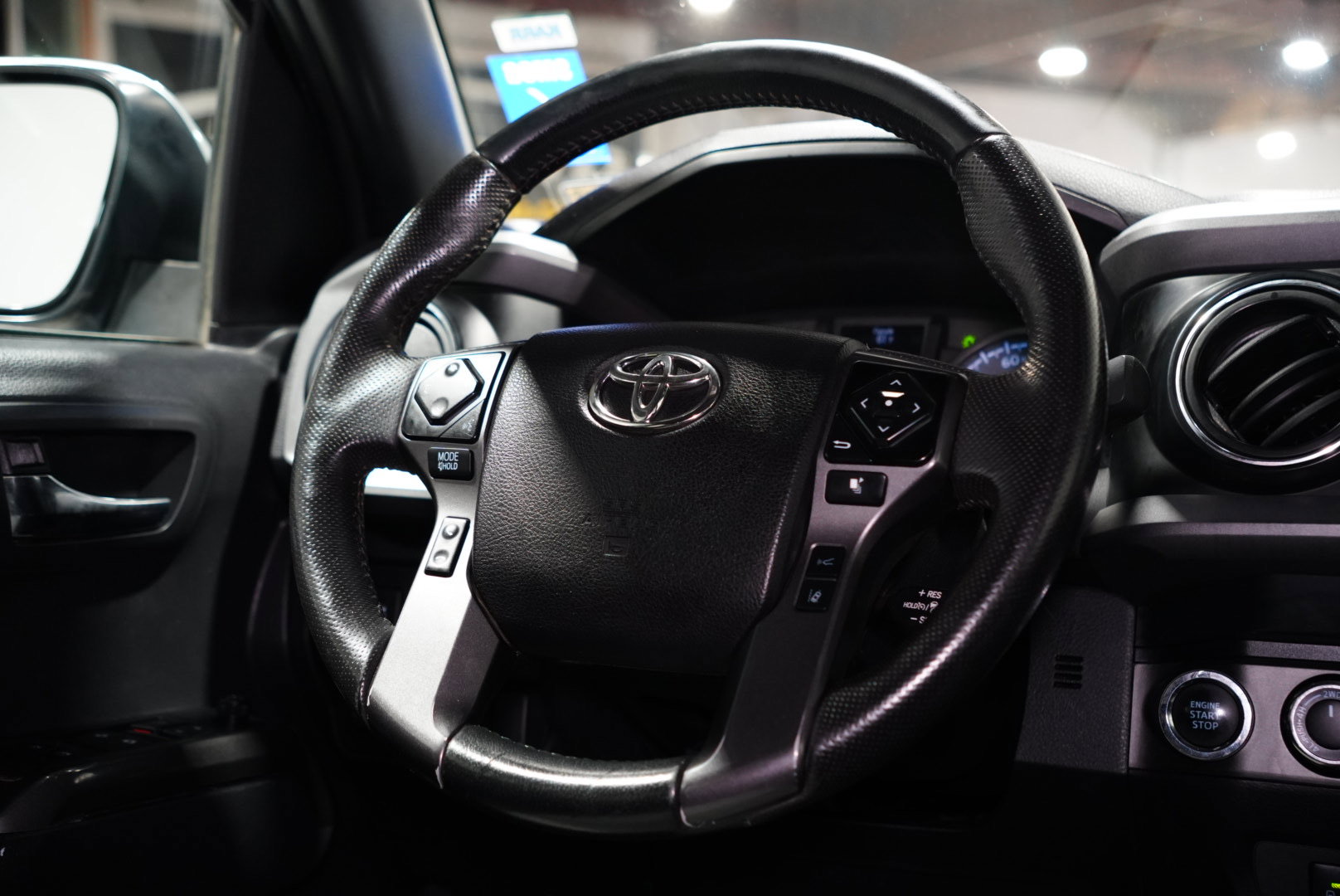 Used 2022 Toyota Tacoma TRD Sport image 13