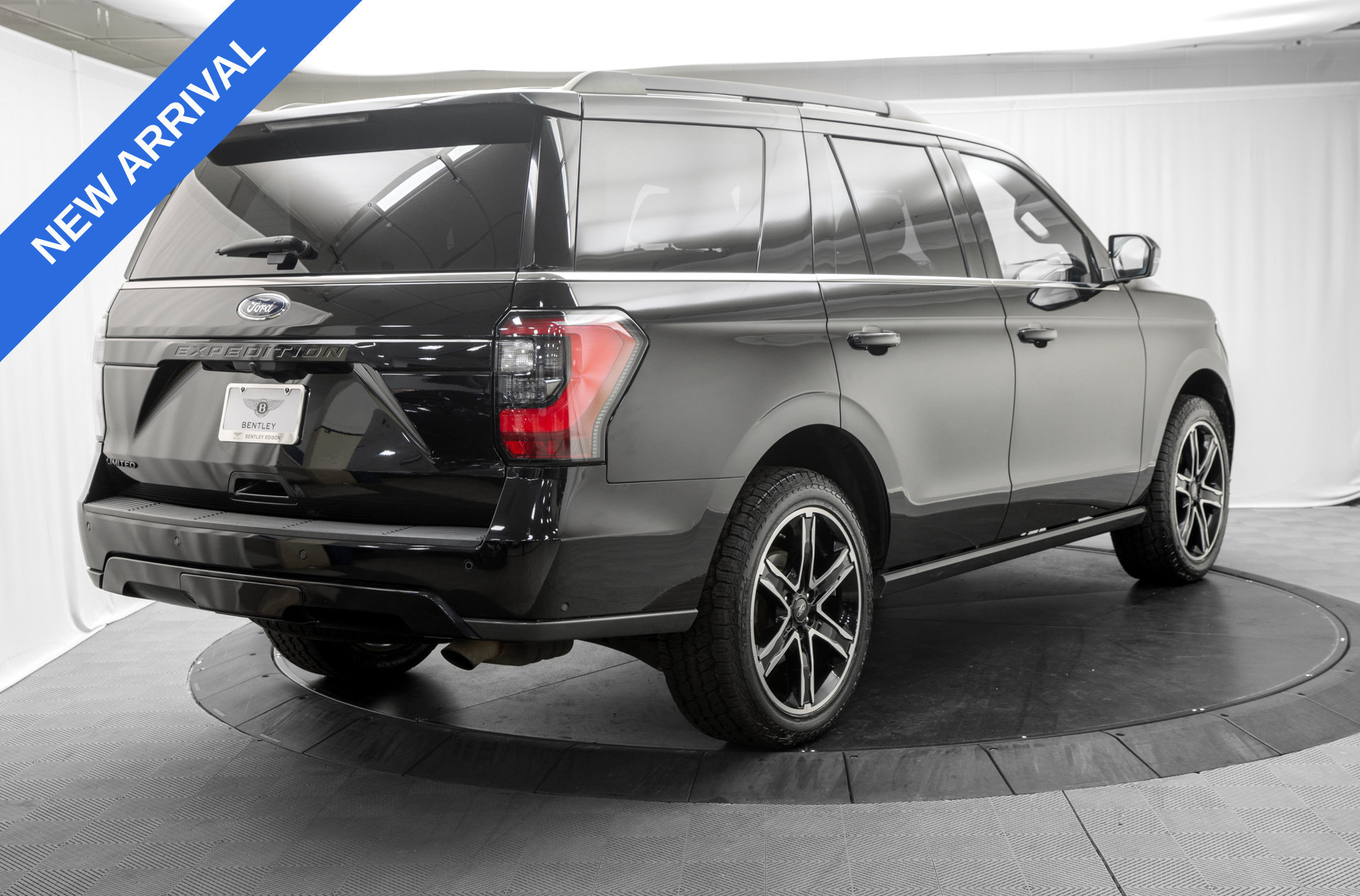 Used 2021 Ford Expedition Limited AWD/4WD image 7