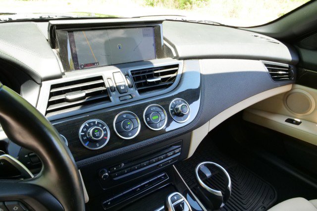 Used 2016 BMW Z4 sDrive35i image 8