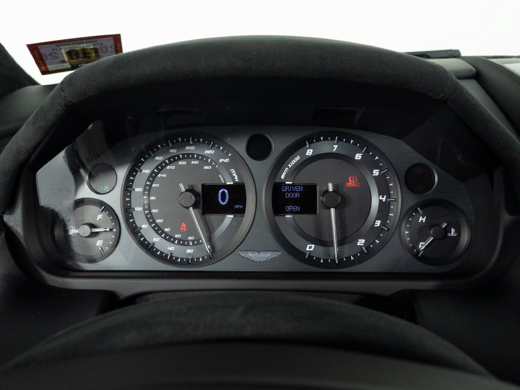 Used 2015 Aston Martin V8 Vantage GT RWD image 23