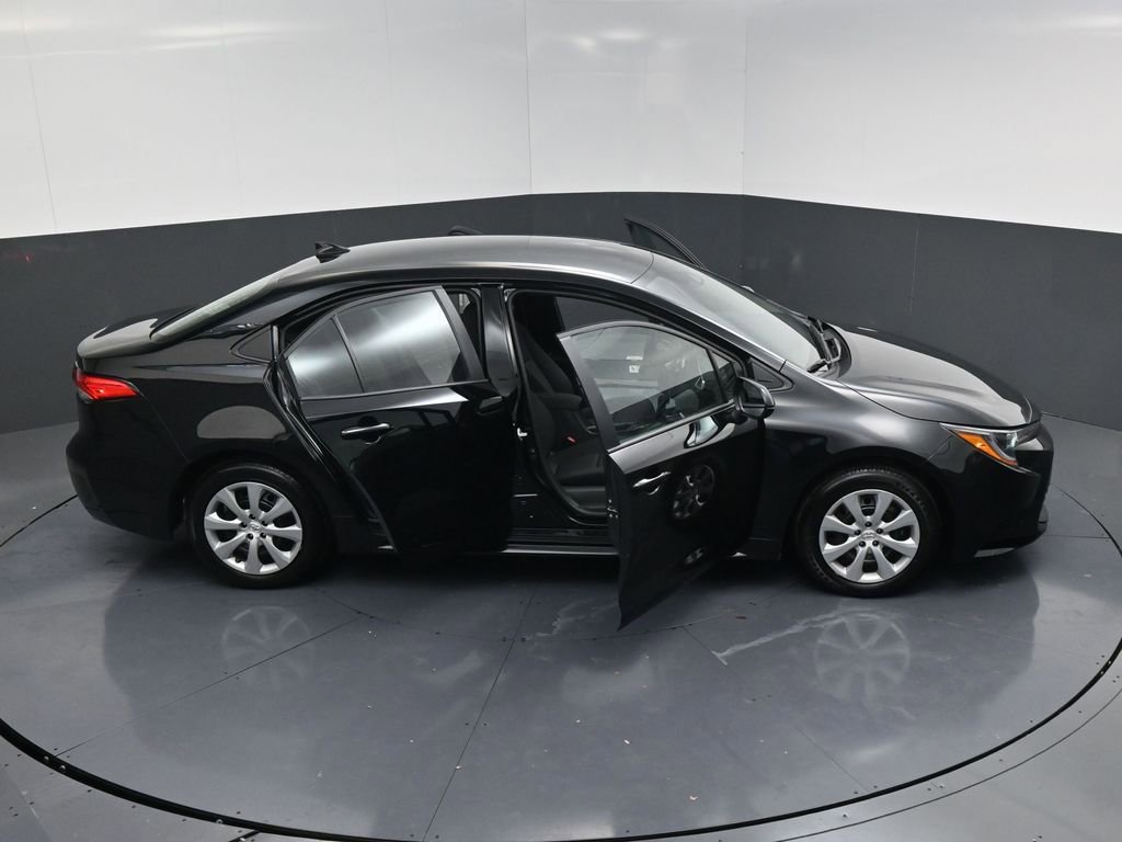 Used 2025 Toyota Corolla LE image 23