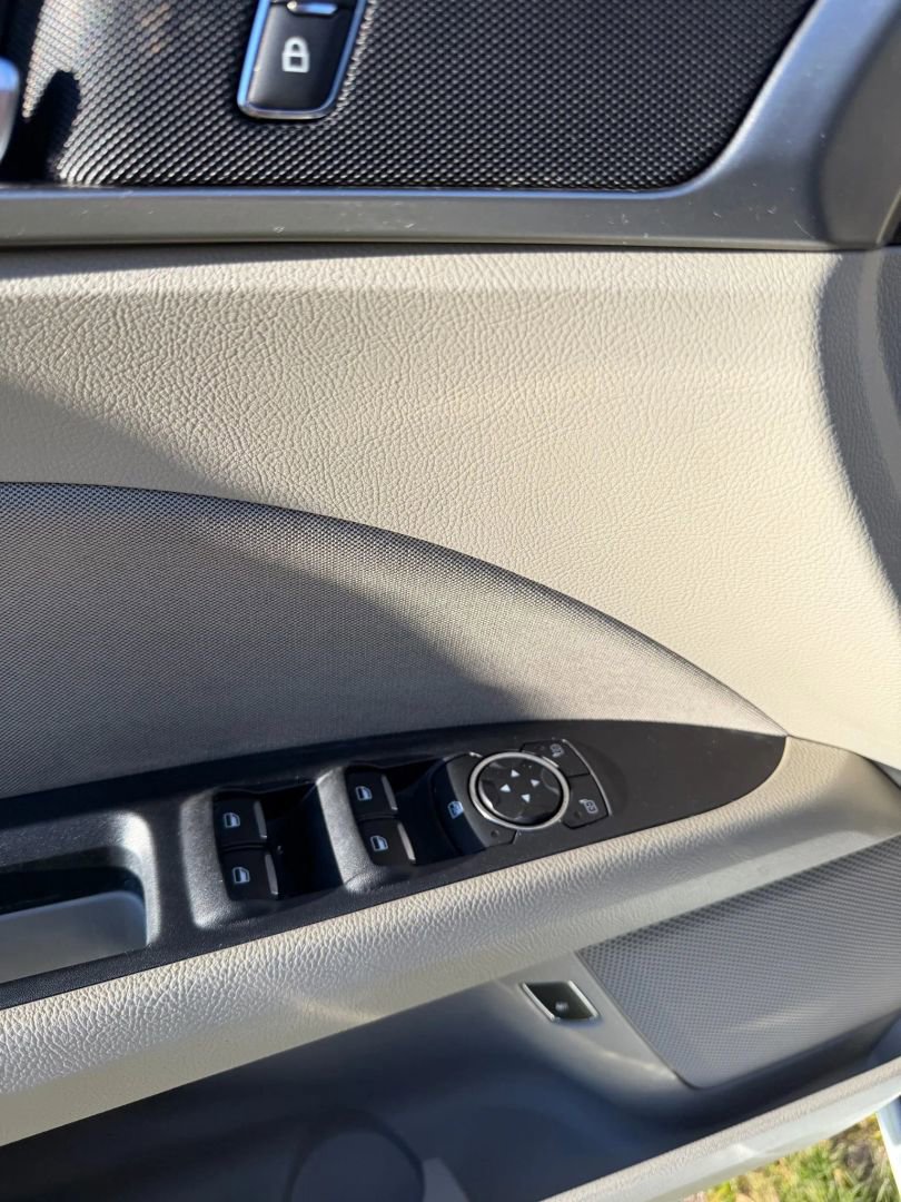 Used 2019 Ford Fusion SE image 13