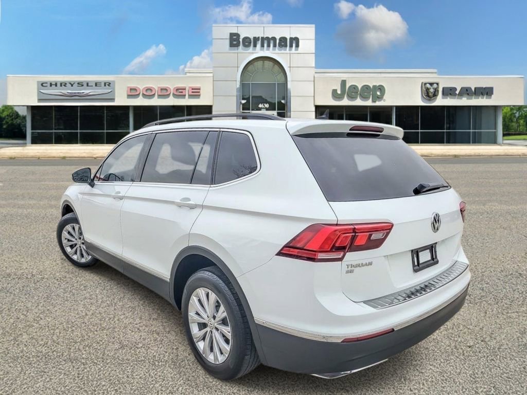 Used 2018 Volkswagen Tiguan SE w/ Panoramic Sunroof Package image 8
