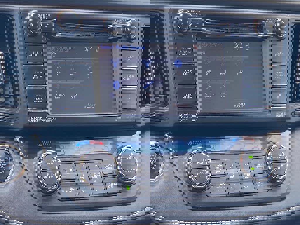 Used 2017 Toyota RAV4 XLE image 8