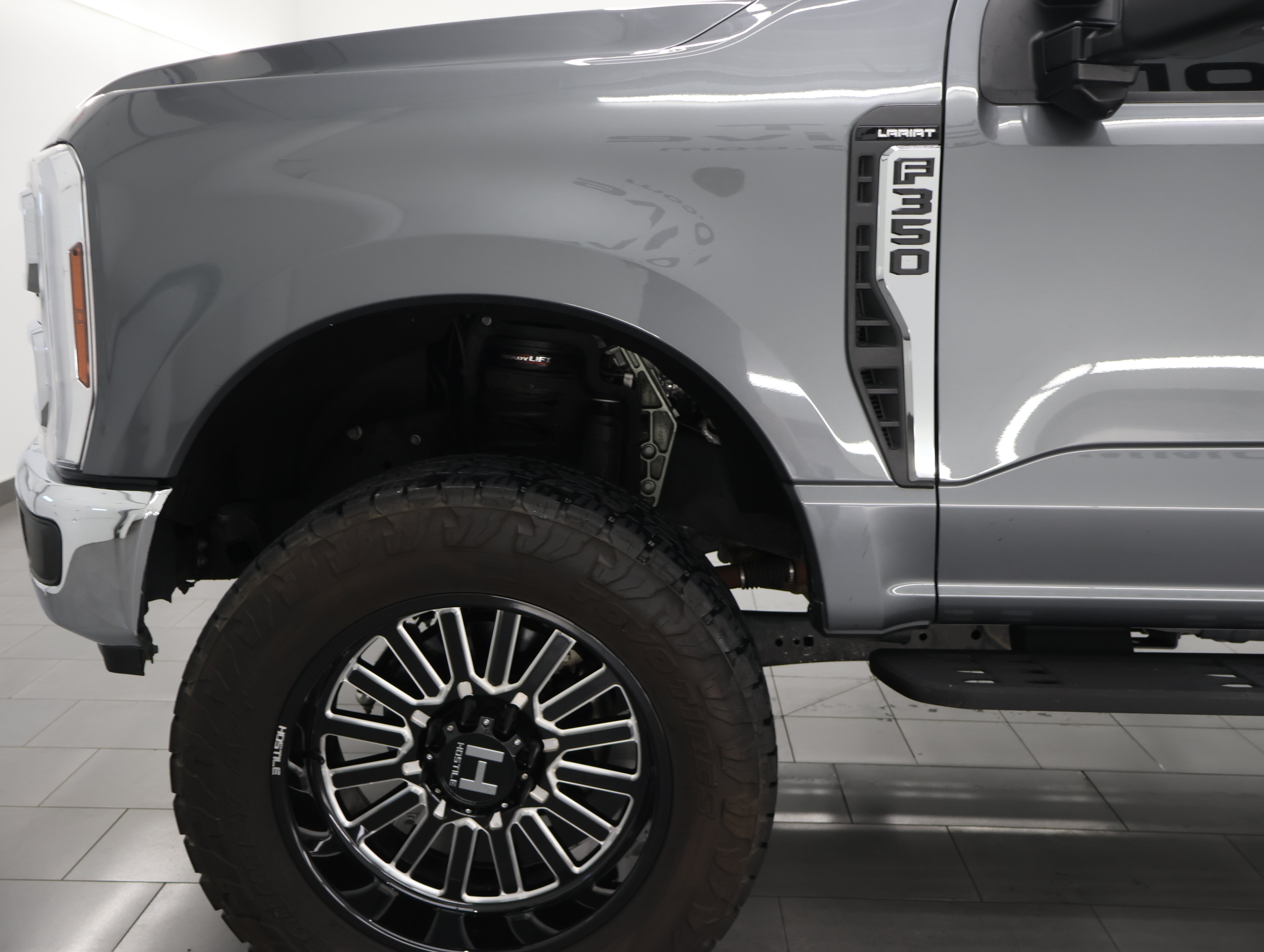 Used 2024 Ford F350 Lariat w/ Tremor Off-Road Package AWD/4WD image 37