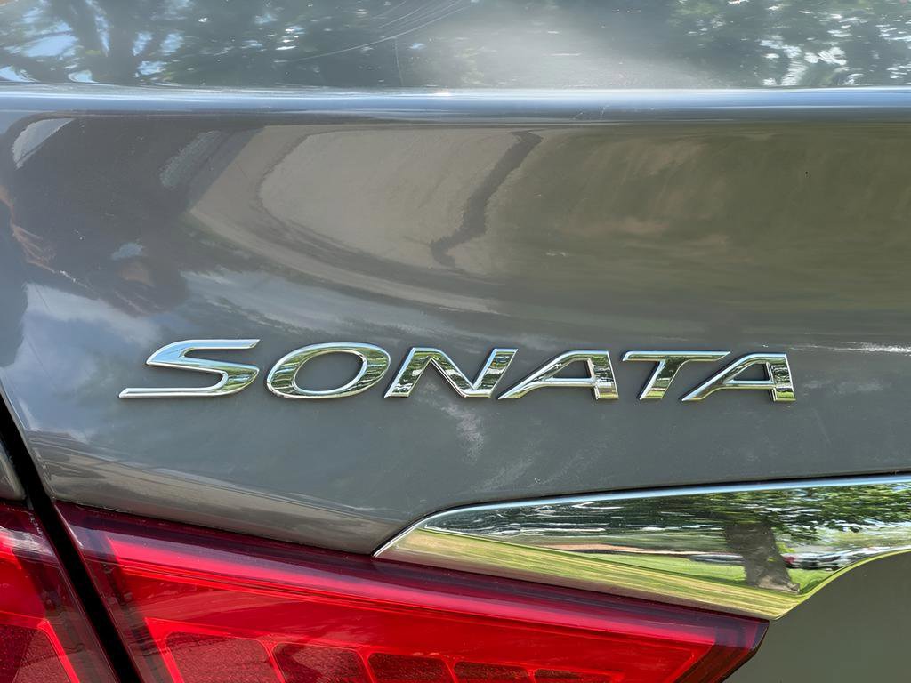 Used 2014 Hyundai Sonata Limited w/ Technology Package 05 FWD image 8