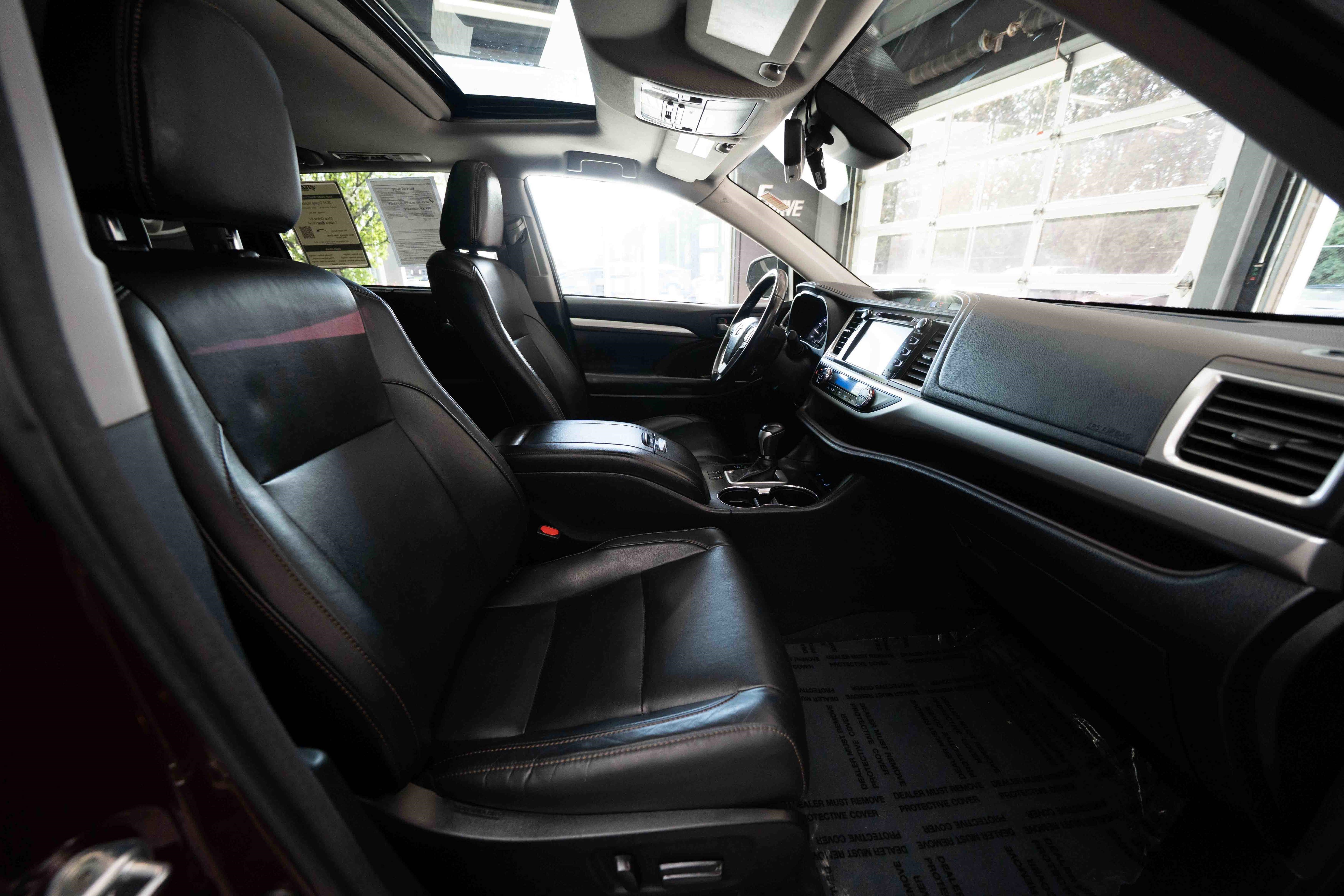 Used 2017 Toyota Highlander XLE image 27