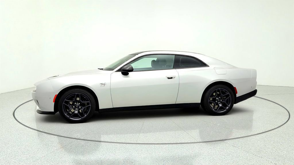 Used 2024 Dodge Charger Daytona R/T w/ Plus Group AWD/4WD image 8