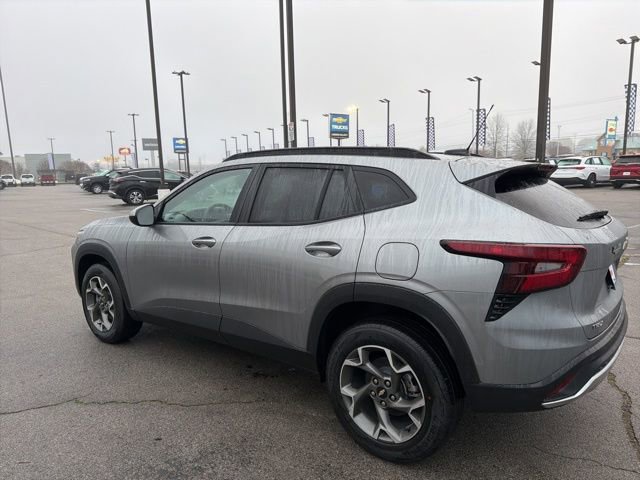 Used 2026 Chevrolet Trax LT w/ Driver Confidence Package image 4