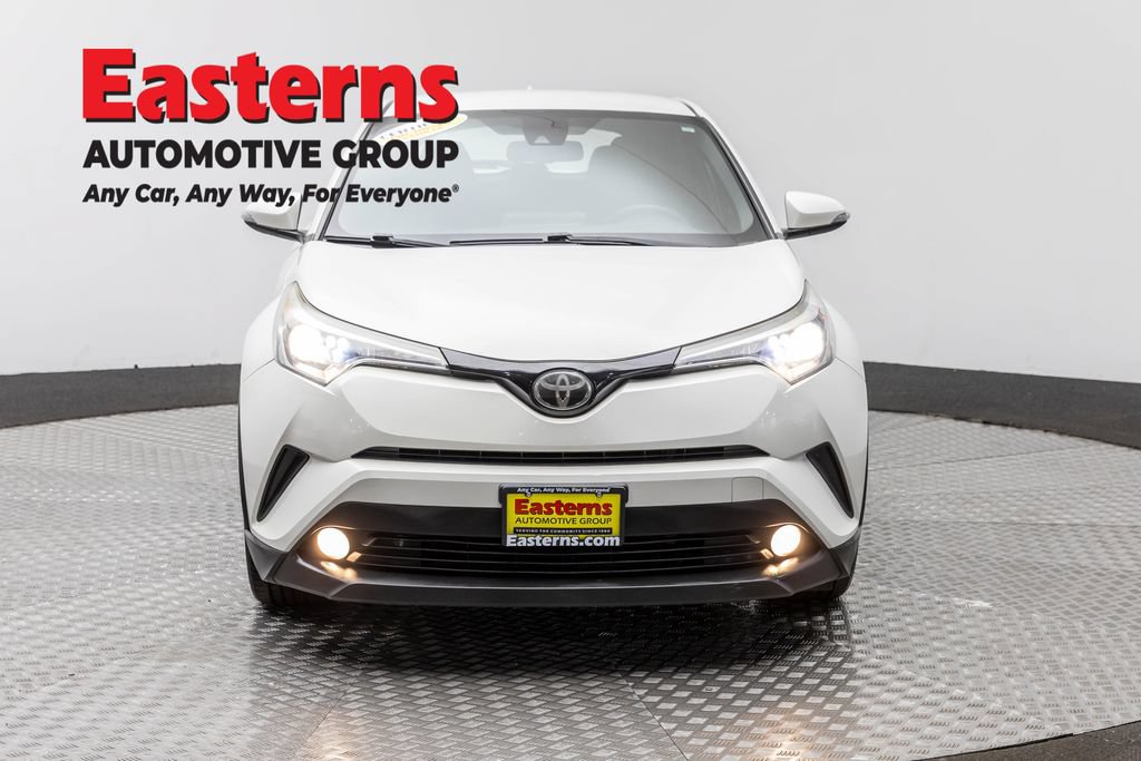 Used 2018 Toyota C-HR XLE FWD image 2