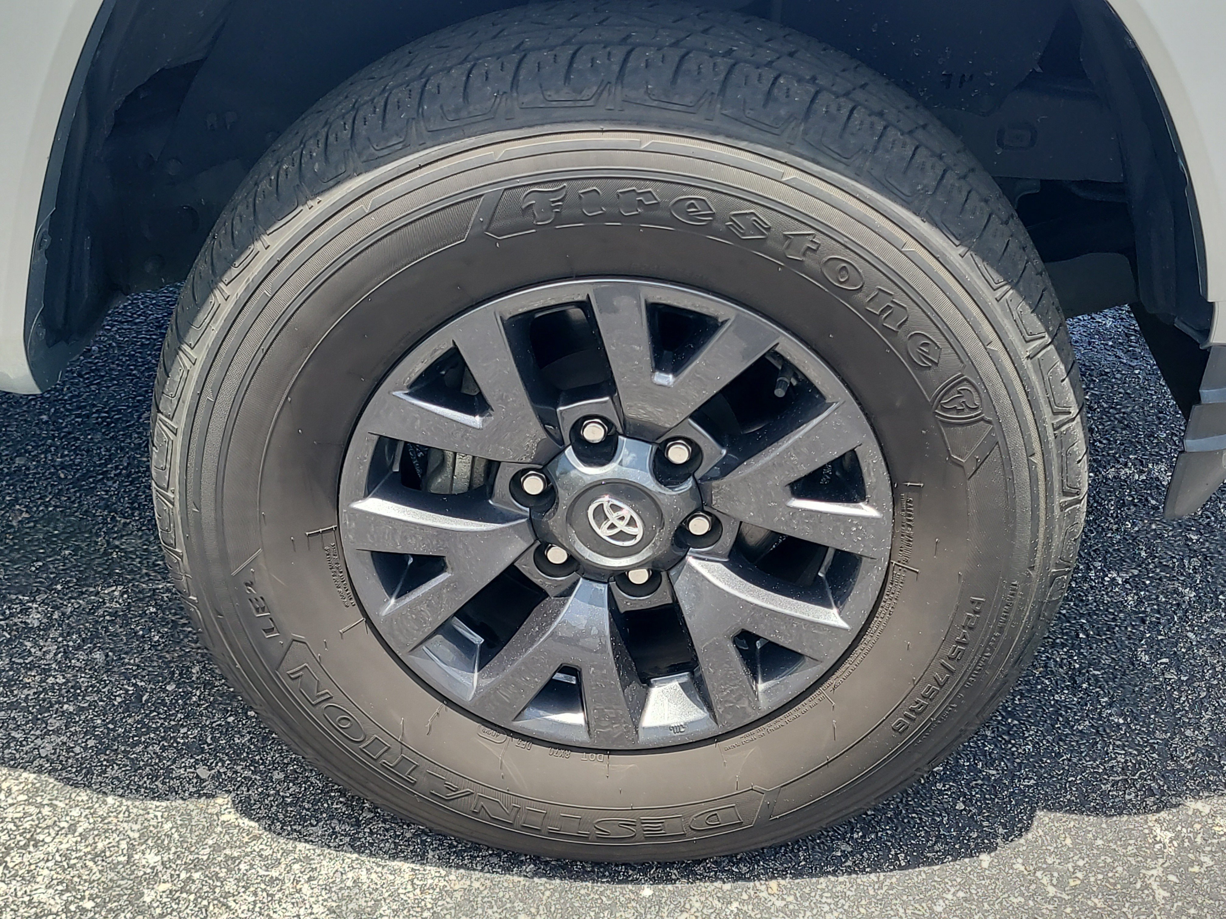 Used 2023 Toyota Tacoma SR5 AWD/4WD image 9