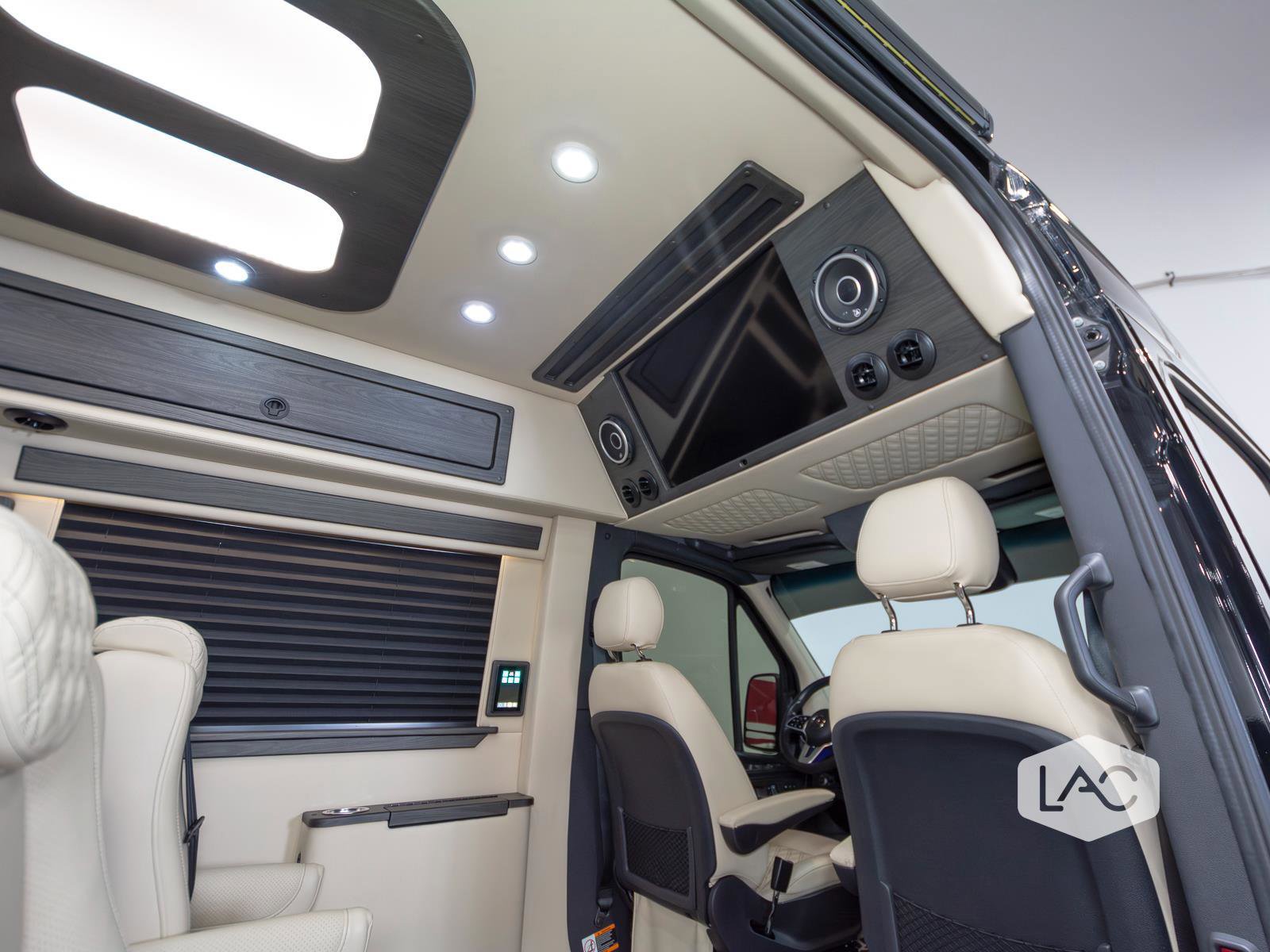 Used 2023 Mercedes-Benz Sprinter 3500 image 12