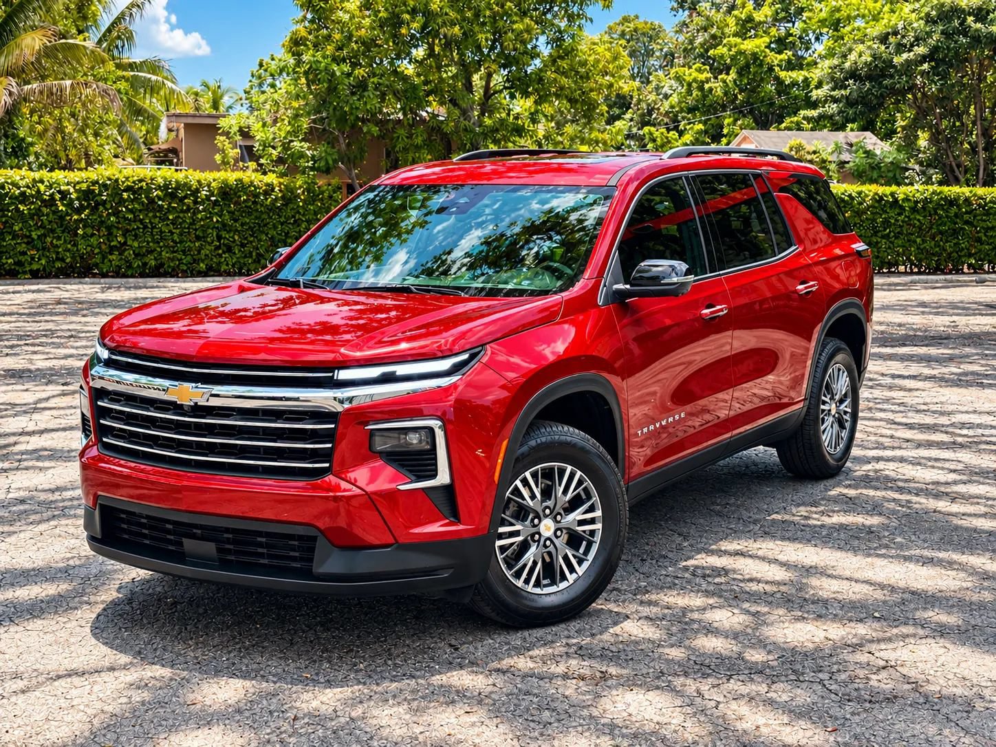 Used 2025 Chevrolet Traverse LT w/ Driver Confidence Package FWD image 5