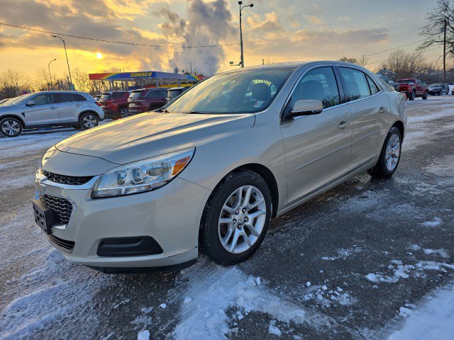 Used 2015 Chevrolet Malibu LT w/ Power Convenience Package FWD image 2
