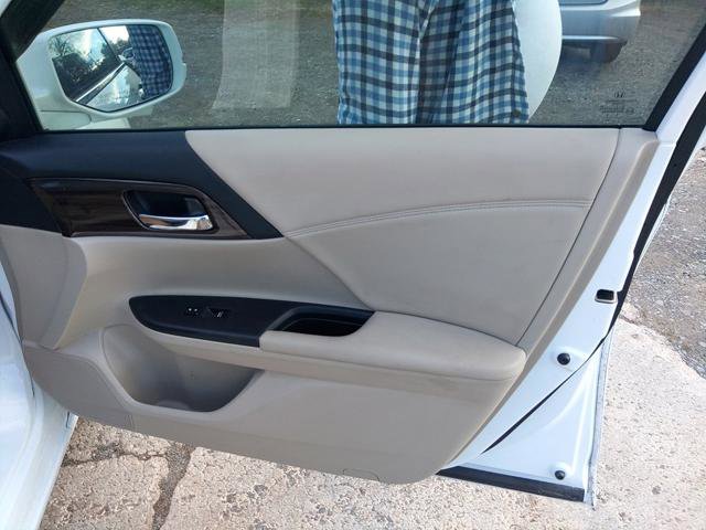 Used 2016 Honda Accord EX-L image 17
