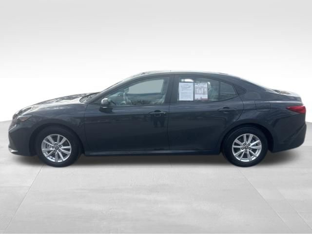 Used 2025 Toyota Camry LE image 2