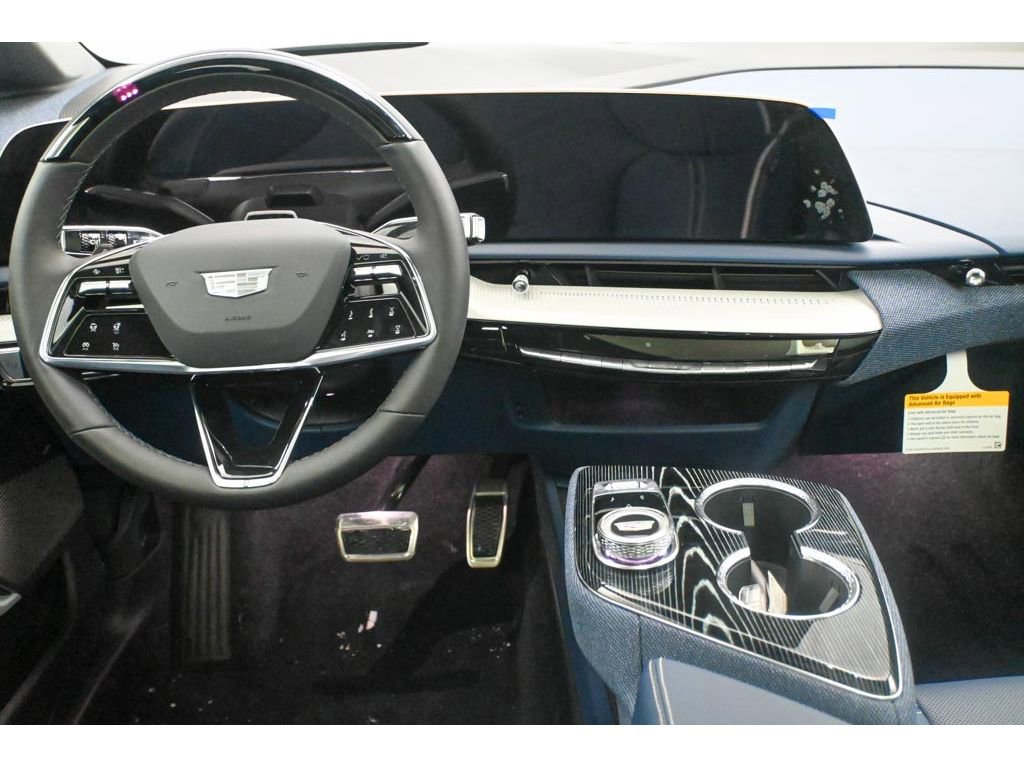 New 2026 Cadillac Optiq Luxury 2 image 14
