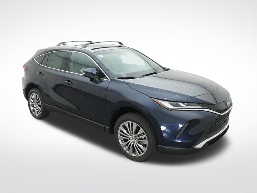 Used 2024 Toyota Venza XLE AWD/4WD image 16